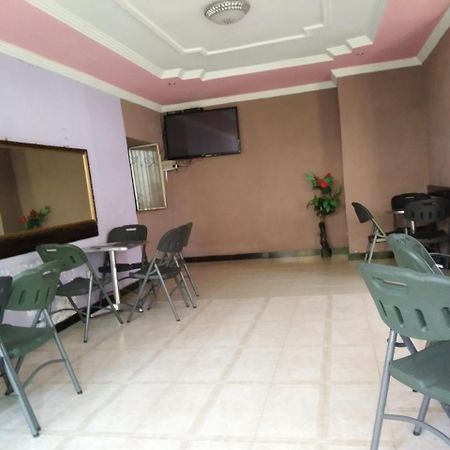 Caron Pension Bahir Dar Buitenkant foto