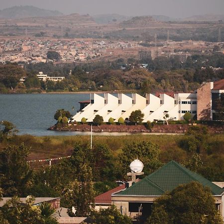 Caron Pension Bahir Dar Buitenkant foto