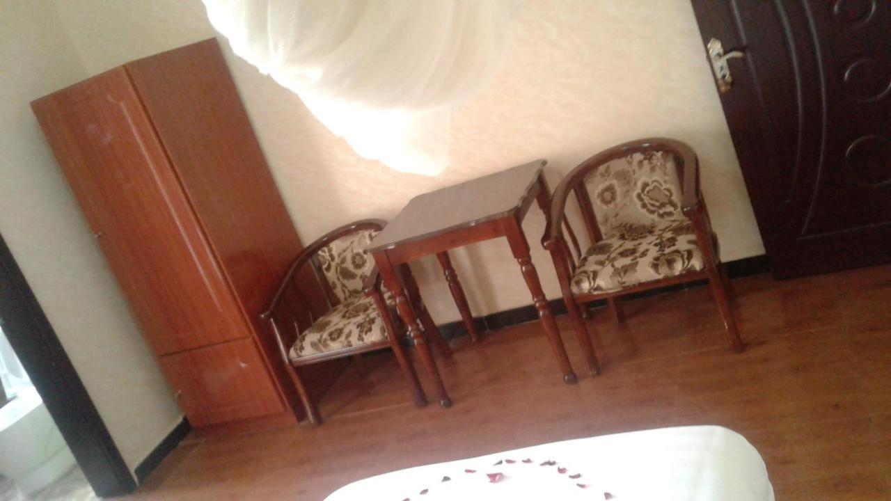 Caron Pension Bahir Dar Buitenkant foto