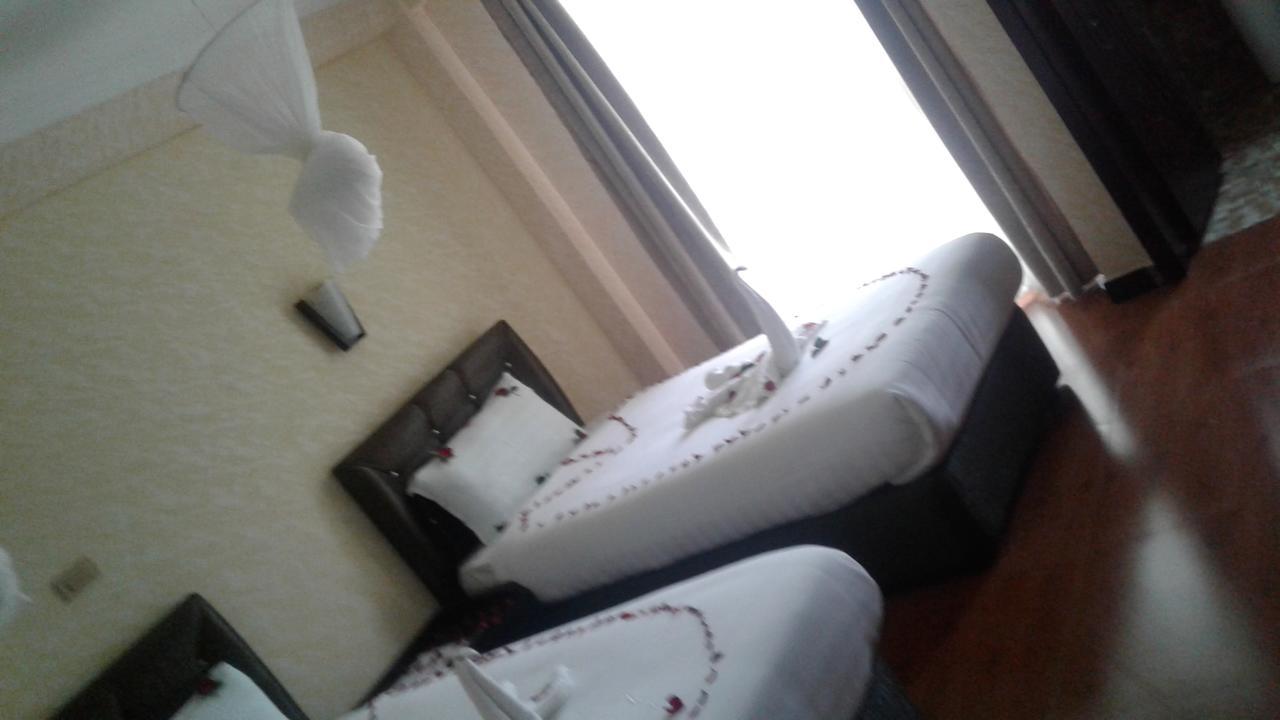 Caron Pension Bahir Dar Buitenkant foto