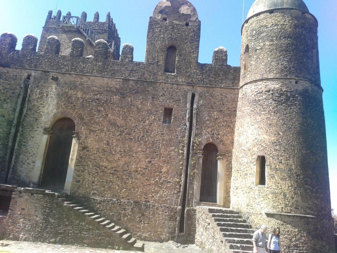 Caron Pension Bahir Dar Buitenkant foto